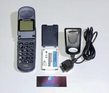 Téléphone GSM Motorola V50 +