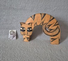 Figurine chat arrondi en bois