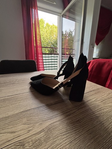 Talons noir classe - talons,