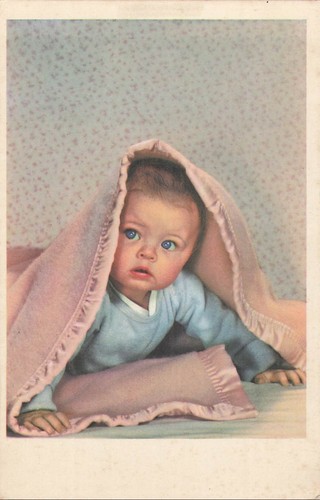 Bebe yeux clairs sous - yeux,