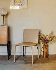 Alma, la chaise Knoll en cuir