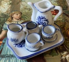 Dinette Ancienne en Porcelaine