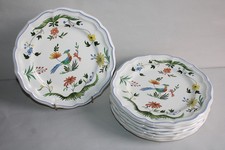 8 assiettes plates en faïence