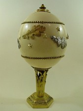 Cabinet de curiosités oeuf