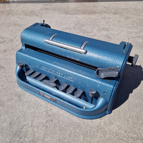 Machine ecrire braille - a,