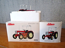 1/32 SCHUCO 450779300 TRACTEUR INTERNATIONAL IH 433  metal