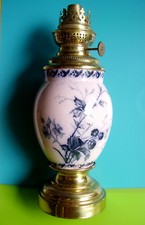 LAMPE A PETROLE FAÏENCE ET