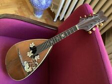 TRES BELLE MANDOLINE