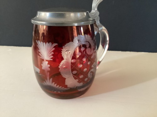 Chope verre rouge gravée - en,