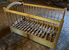 Lit d'enfant en chêne massif, magnifique travail artisanal d'un menuisier