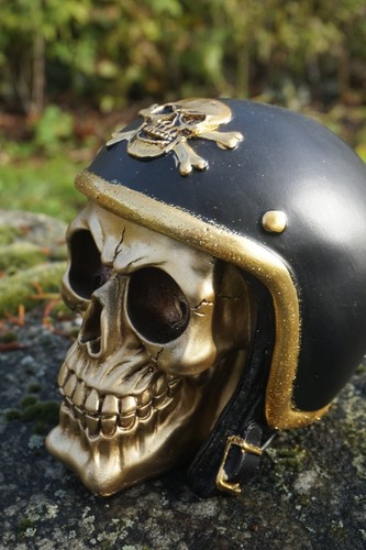 Sk337 figurine tete mort - ,
