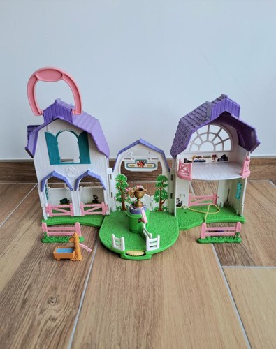 Sweet street riding stable - street, /