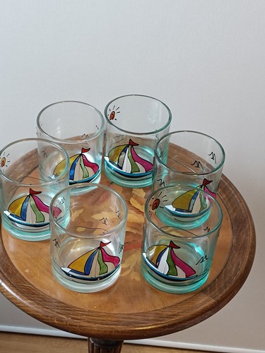 Six verres art - verres, sur