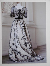 PORTRAITS & MODE AU FÉMININ