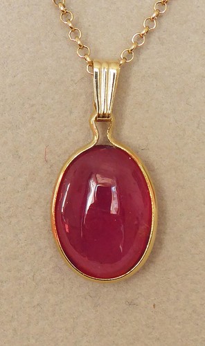 Beau pendentif grand rubis - beau,