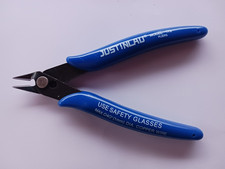 Petite pince coupante diagonale pour travaux électronique ect..