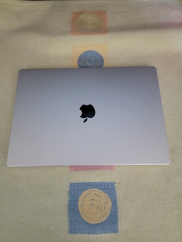 Macbook pro a2485 sans carte - pro,
