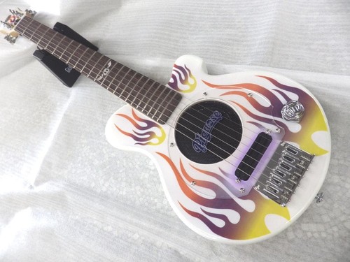Mini guitare électrique