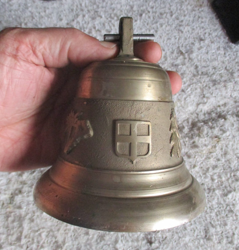 Ancienne grosse cloche - cloche, en