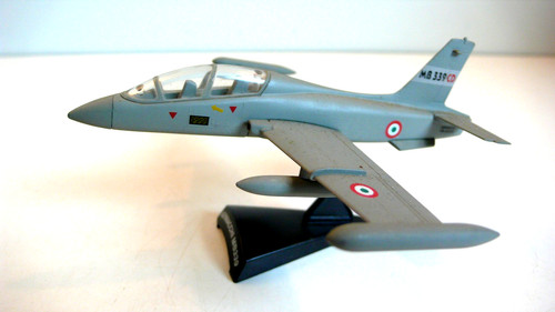 Avion métal 94 ème - ,