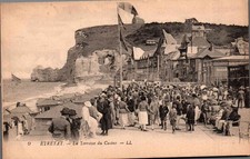 *75867 postcard 76 Etretat - La Terrasse du casino