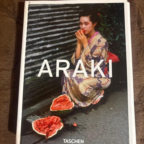 Livre photo araki - photo, taschen