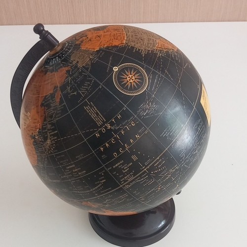 Angravo globe terrestre