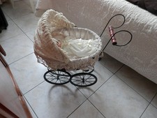 un berceau de poupee  ancien