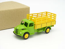 Dinky Toys England 1/43 - Yellow and Green Dodge Cattle Ranch