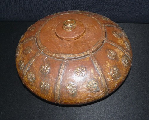 Vieux vase gourde avec