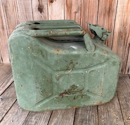 Ancien jerrican militaire - , en