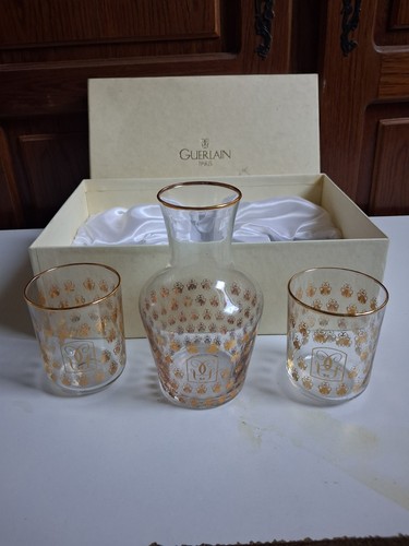 Carafe ses verres - et,