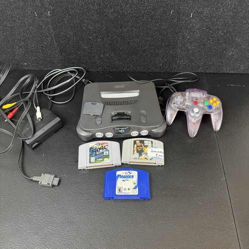 Nintendo n64 console - 64,
