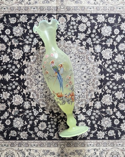 Vase verre vert opalin peint