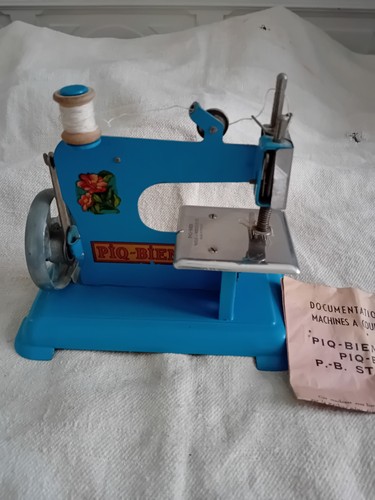 Machine coudre jouet - machine, à