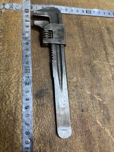 298 old tool outil - tool, ancien