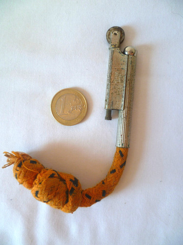 Ancien briquet amadou - briquet, À