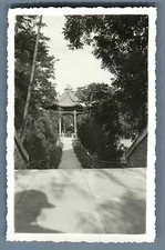 China, Chinese Temple  Vintage silver print. Vintage China. 中国葡萄酒. Tirage 