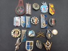 2165/MEDA - Lot de 20 insignes