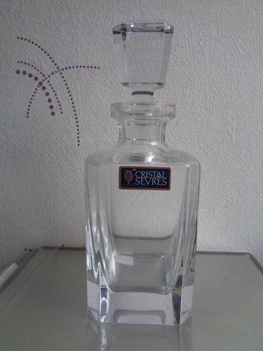 Ancienne carafe whisky ou - carafe, a