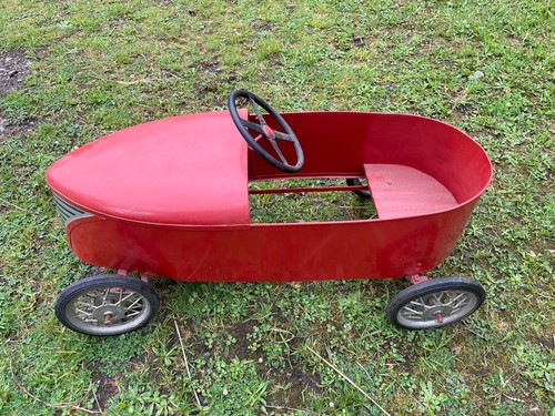 Voiture pédales ancienne - à,