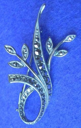 Vintage jolie broche feuillage - vintage,