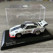 Miniature Minichamps 1/64