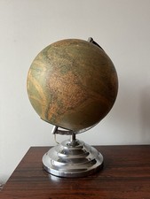 Globe terrestre lumineux en