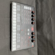 IK Multimedia Uno Synth Portable Monophonic Analog Synthesizer - Made In Italy