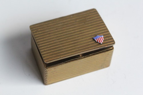Boite timbres ancienne - boite,