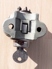 Peugeot 203, lot Neiman et son support 4161.01, antivol de colonne de direction