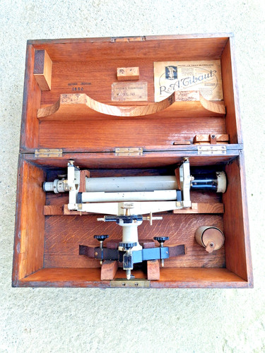 Ancien theodolite a - -, r