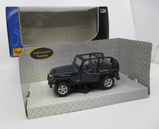 TA1096 MAISTO 1/24 JEEP