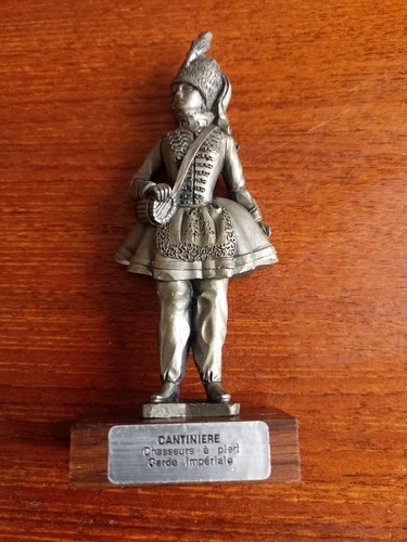 Figurines cantiniere chasseur - cantiniere,